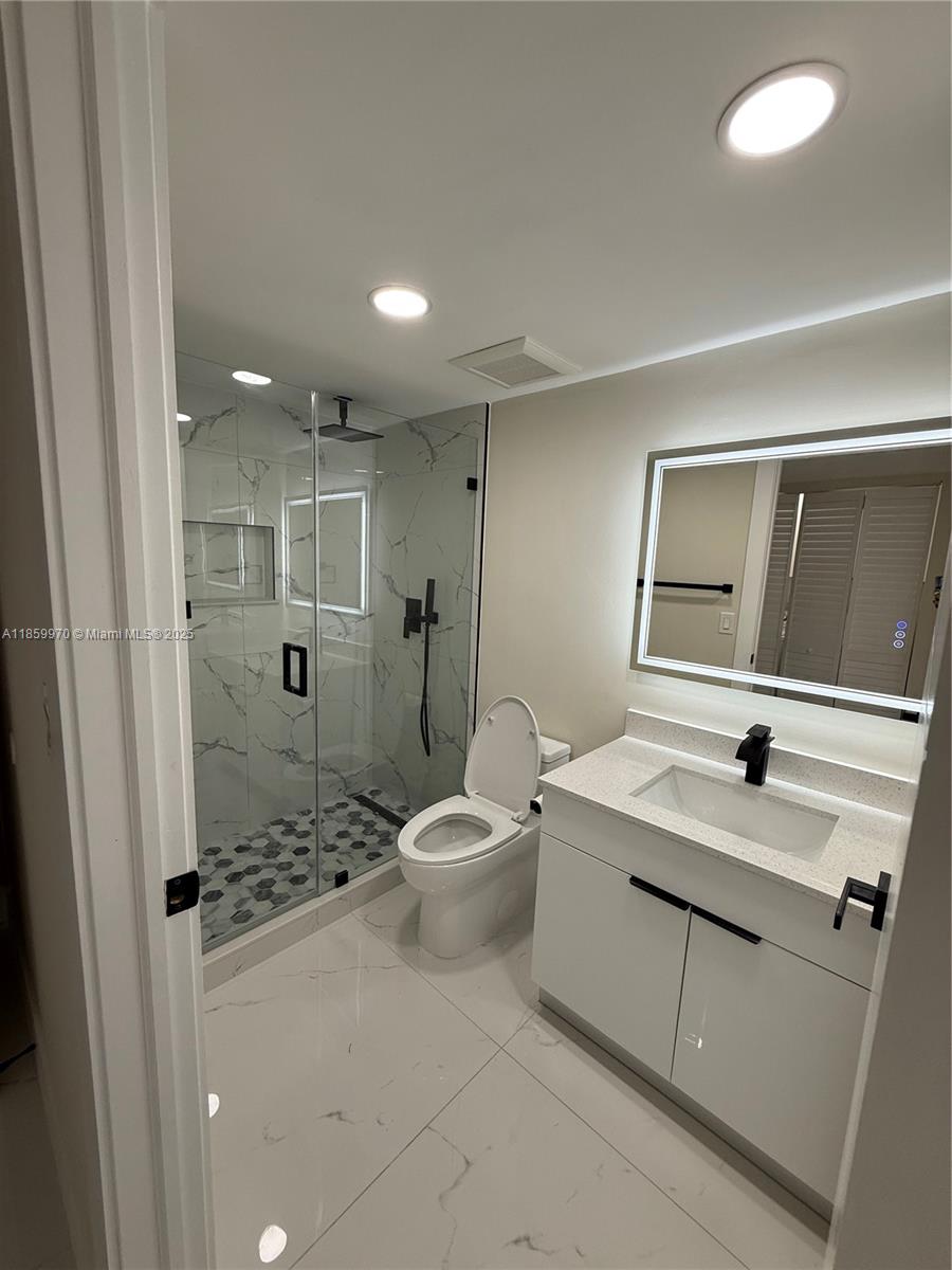 PEPPERMILL KENDALE LKS W - Residential Lease