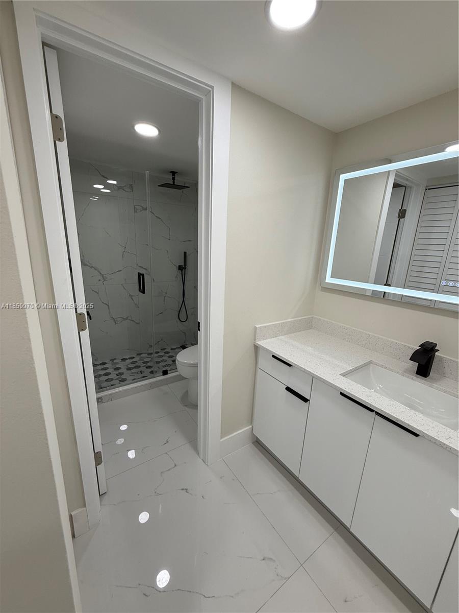 PEPPERMILL KENDALE LKS W - Residential Lease