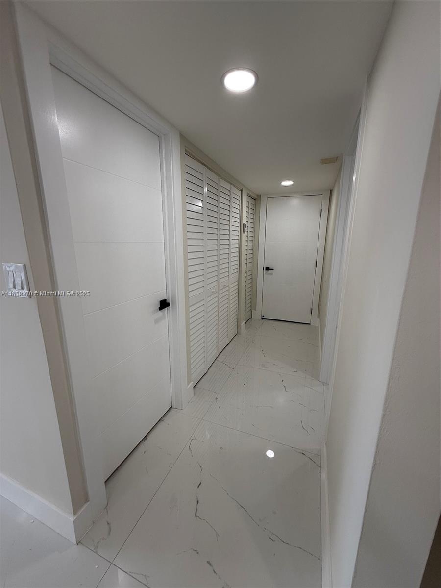 PEPPERMILL KENDALE LKS W - Residential Lease