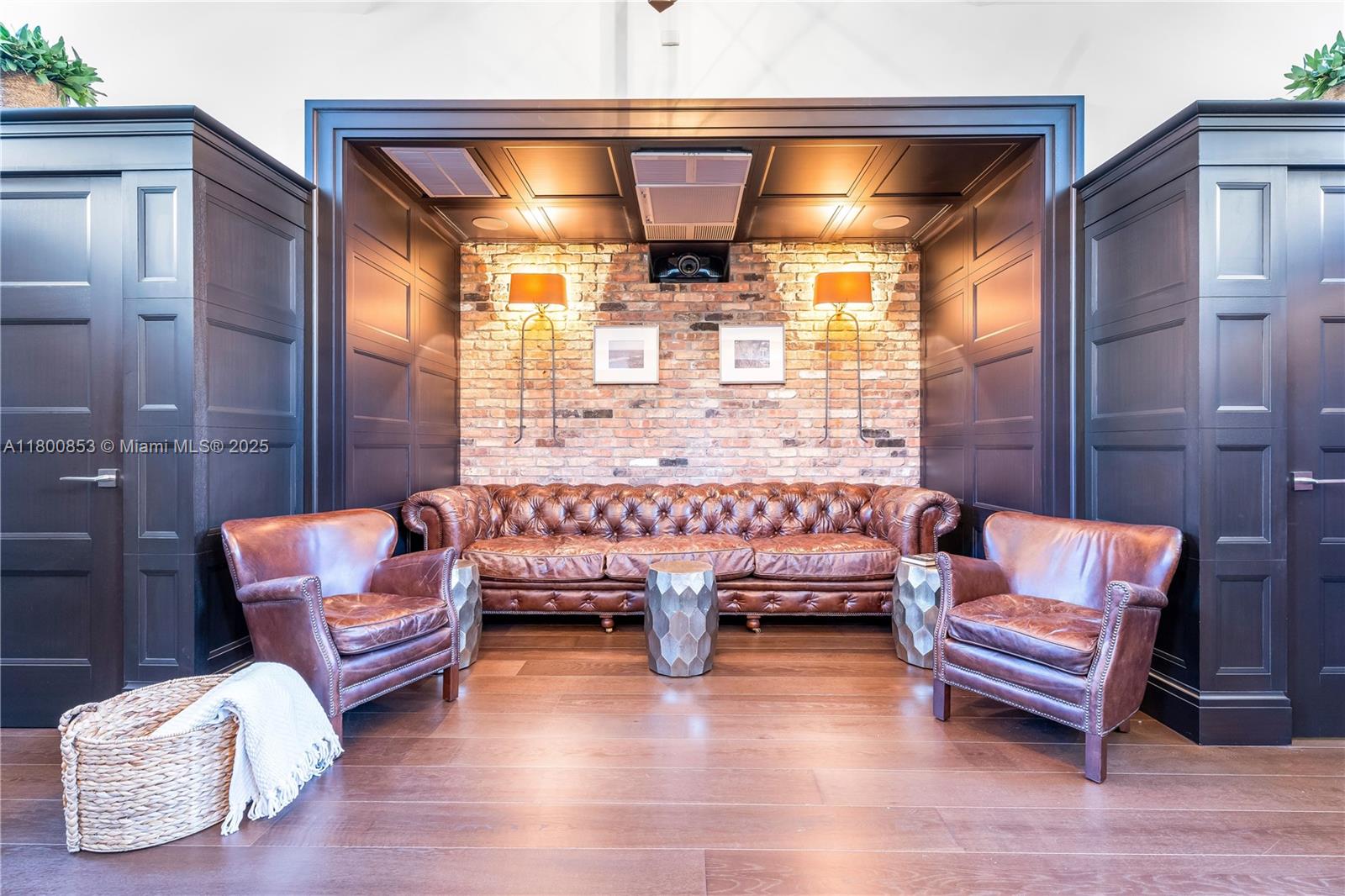 BRUCE-LAURIE SUB - Residential