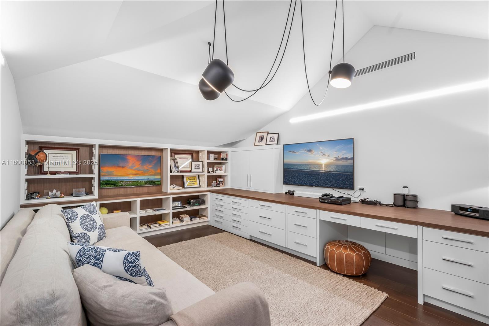 BRUCE-LAURIE SUB - Residential