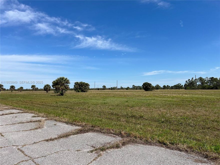 Development Opportunity. A Buildable Lot Near Boca Grande An excellent opportunity to build a single-family home on a 7,500 sq ft lot. There are three additional adjacent lots for sale: two 7,500 sq ft lots and one oversized corner lot. Located in the growing Rotonda Villas community with a $150/yearly HOA fee. Just minutes from Boca Grande beaches, shopping, dining, Coral Creek Airport, and the Boca Grande Sandbar. Public water is available.
