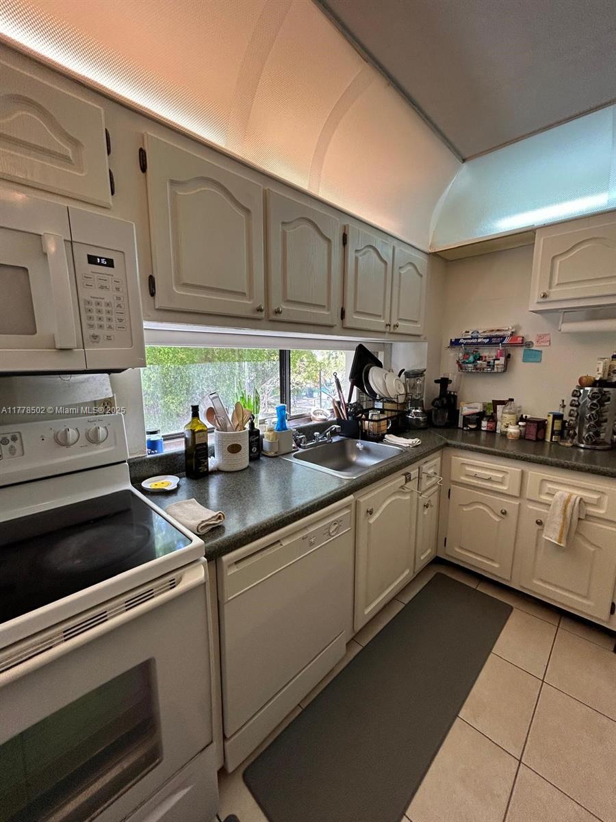 17021 North Bay Road, Unit - Residential