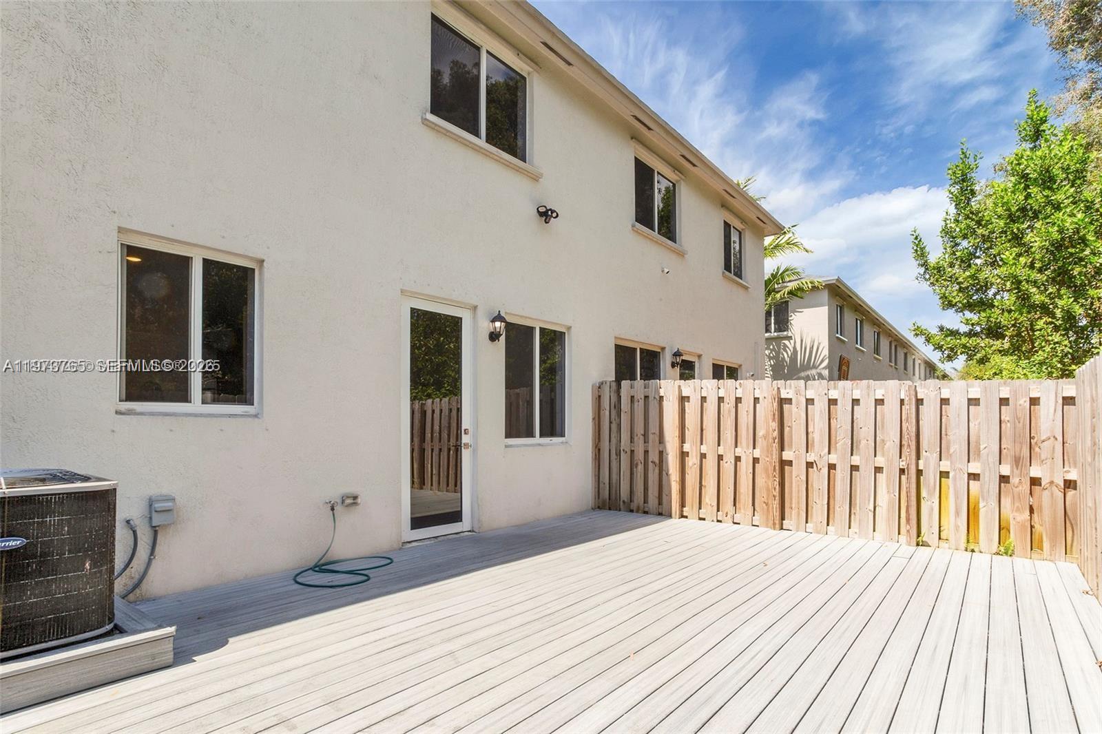 WALDEN PLACE - Residential