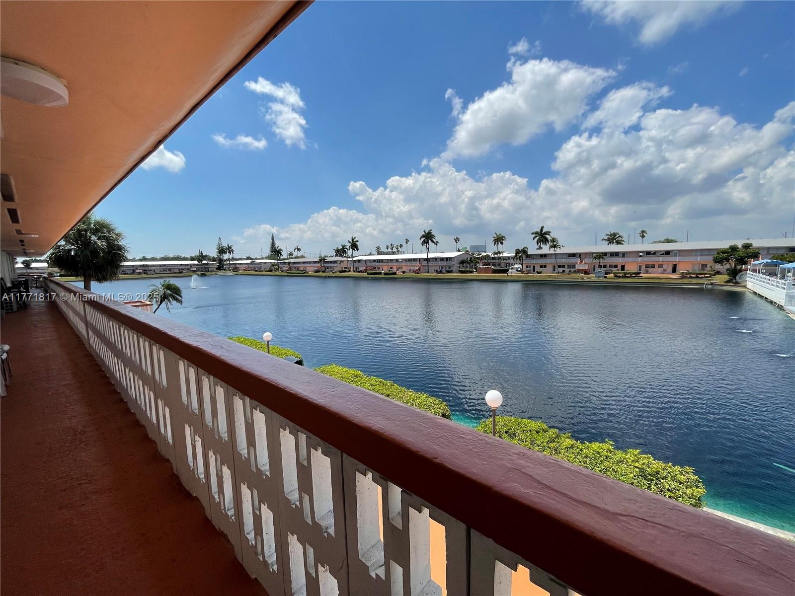 800 Sw 10th Ter 17T, Hallandale Beach, Broward County, Florida - 1 Bedrooms  
1 Bathrooms - 