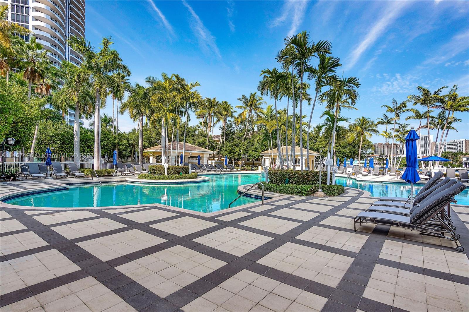 ATLANTIC I AT THE POINT C - Residential