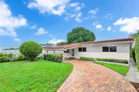 Photo of 733 W 32 Street, Hialeah, FL 33012 (MLS # A11987061)