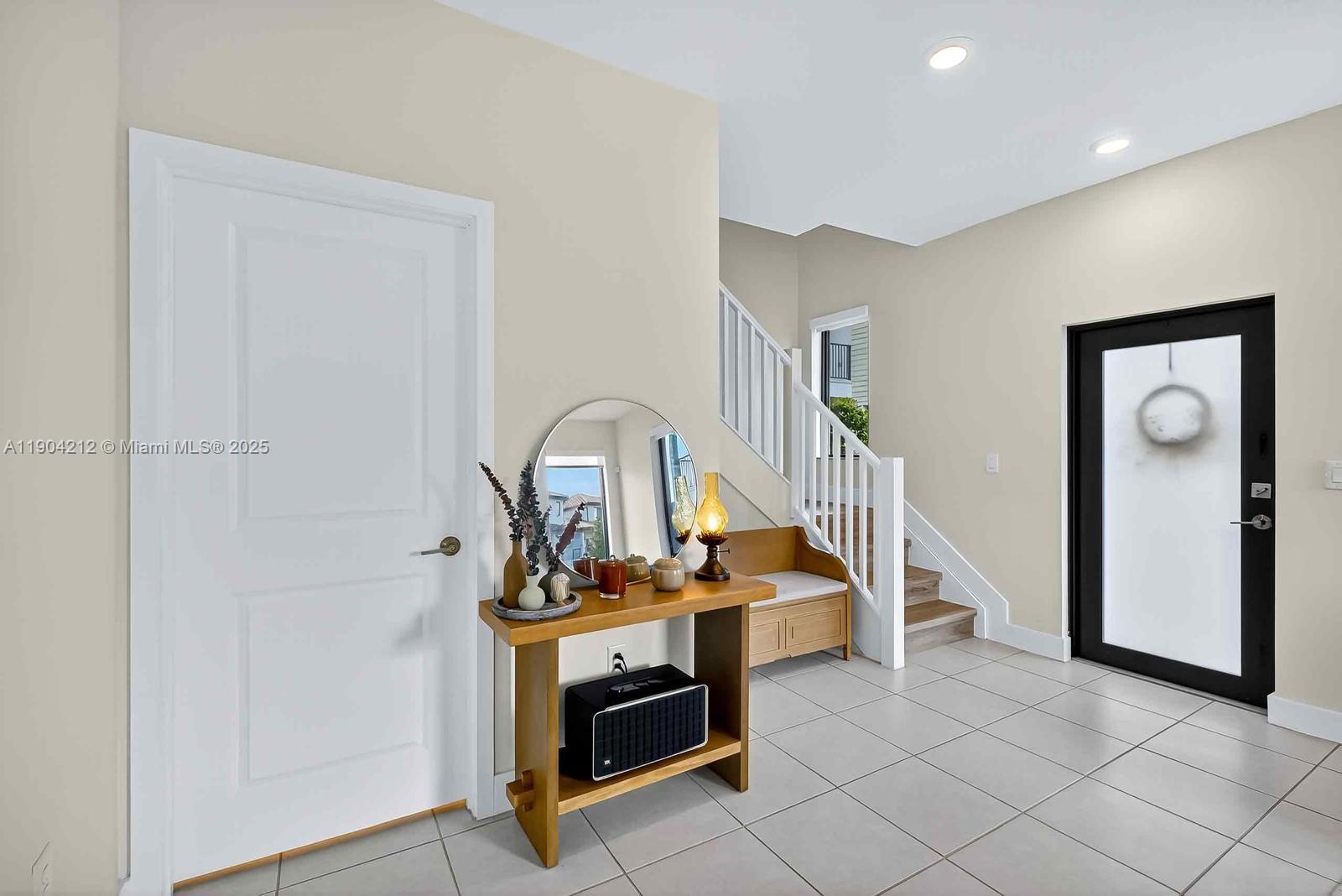 DOWNTOWN DORAL SOUTH PHAS - Residential