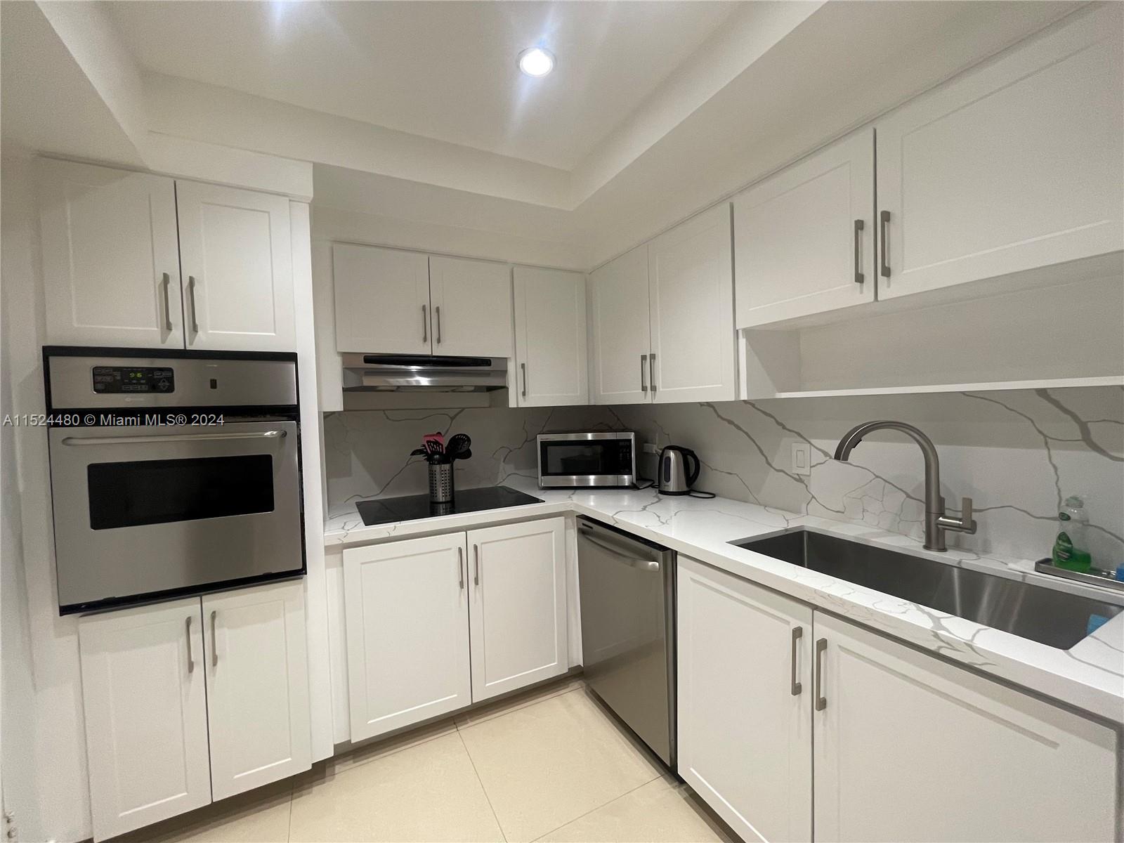 TIDES ON HOLLYWOOD BEACH - Residential Lease