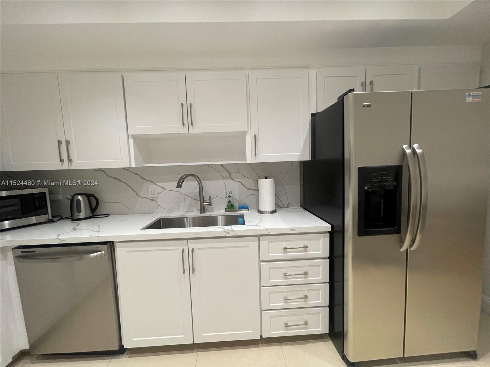 TIDES ON HOLLYWOOD BEACH - Residential Lease