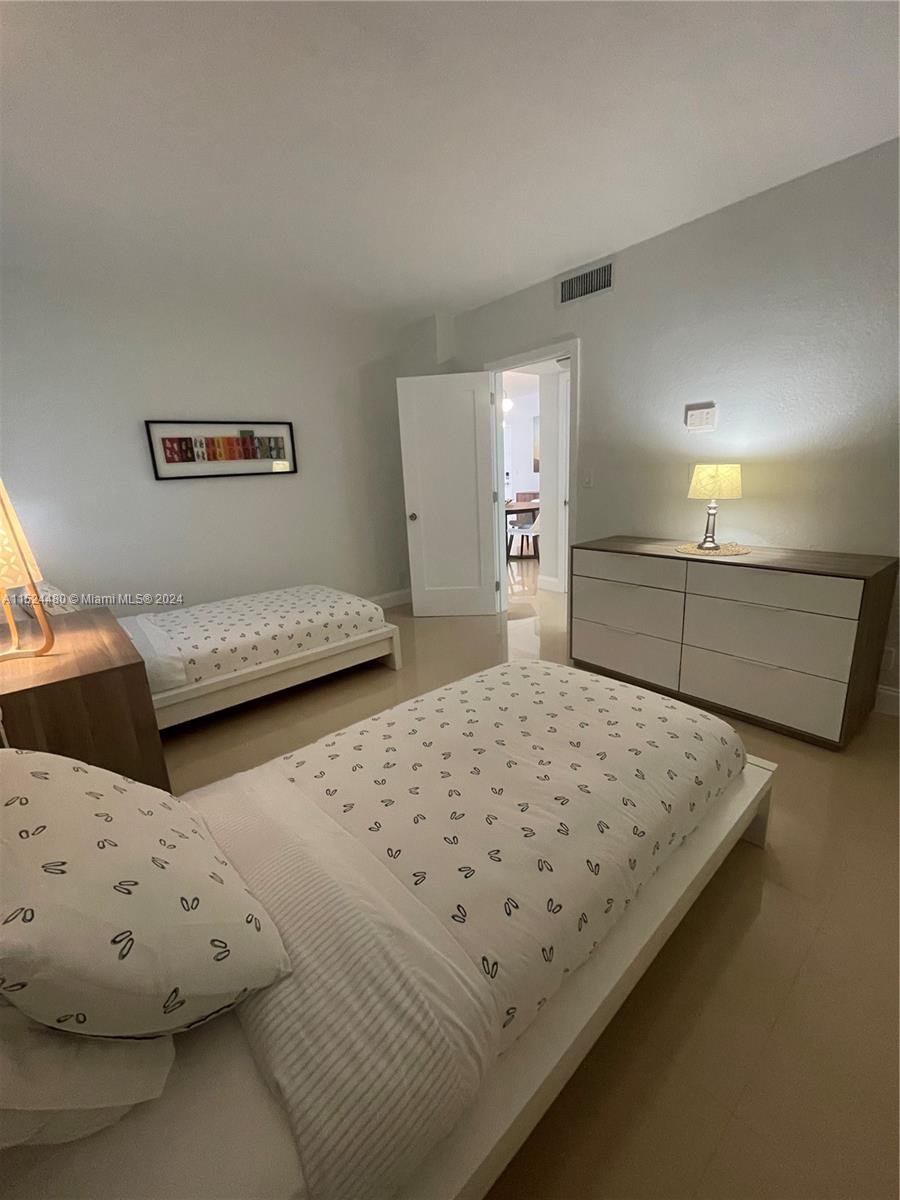 TIDES ON HOLLYWOOD BEACH - Residential Lease