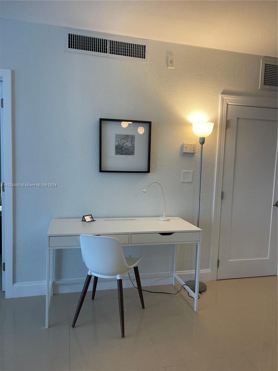 TIDES ON HOLLYWOOD BEACH - Residential Lease