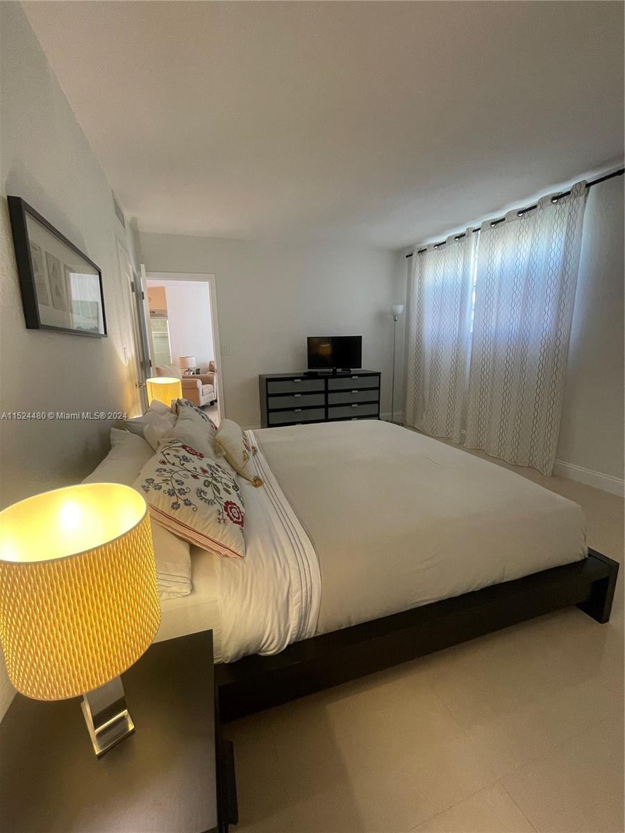 TIDES ON HOLLYWOOD BEACH - Residential Lease