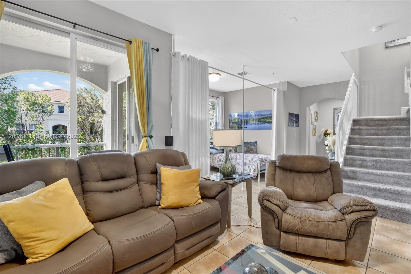 120 Jacaranda Country Club Dr 205, Plantation, FL, 33324/$425,000 4 120 Jacaranda Country Club Dr 205