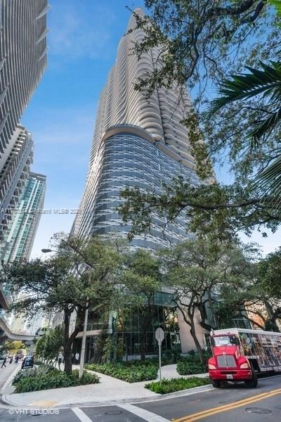 1000 Brickell Plz 4110