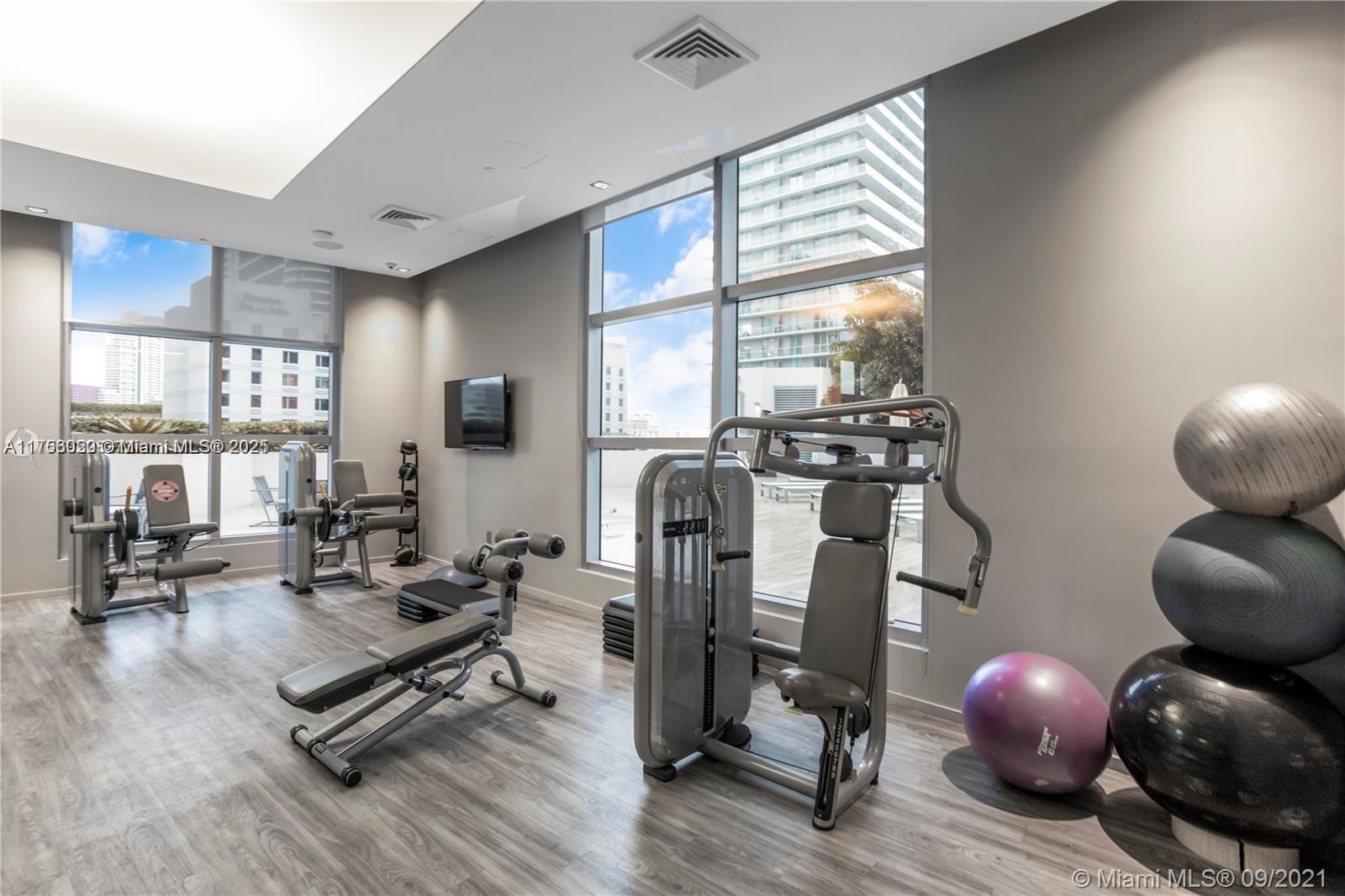 1100 MILLECENTO RESIDENCE - Residential