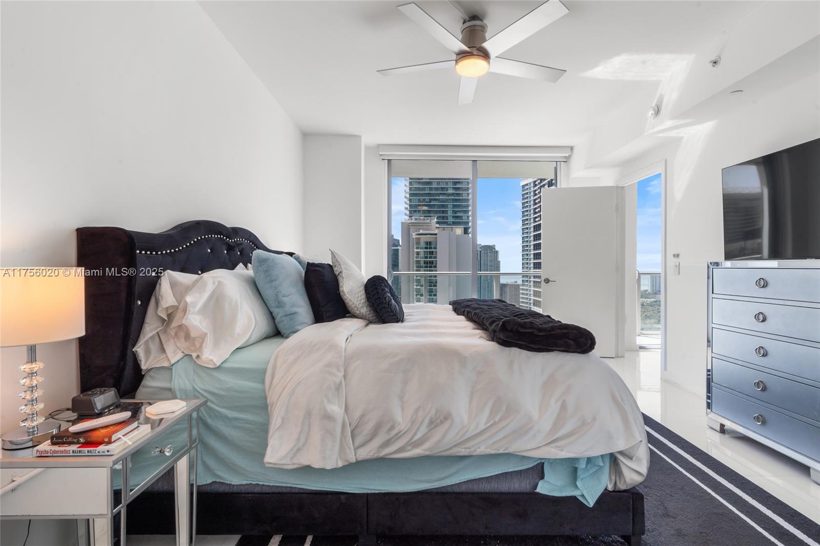 1100 MILLECENTO RESIDENCE - Residential