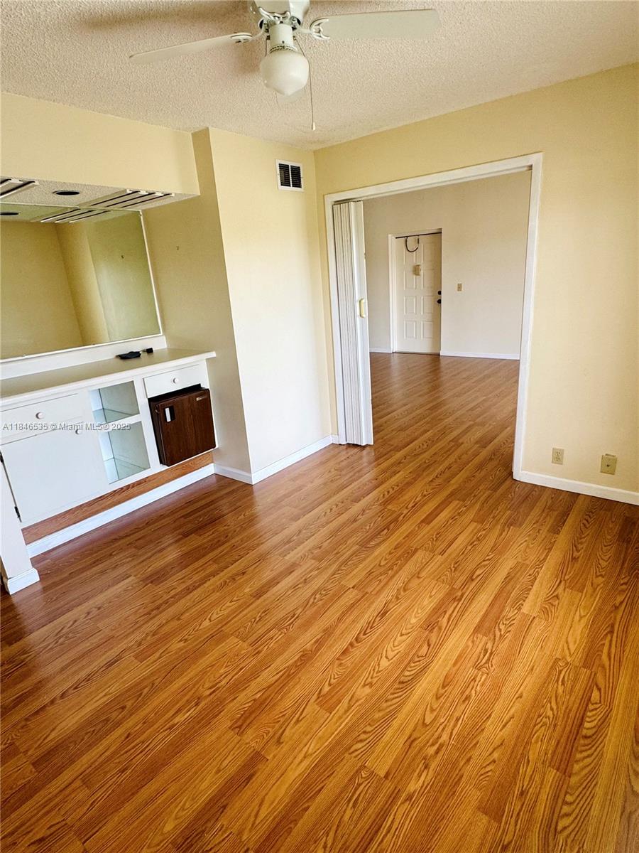 PINE RIDGE NORTH VILLAGE - Residential Lease