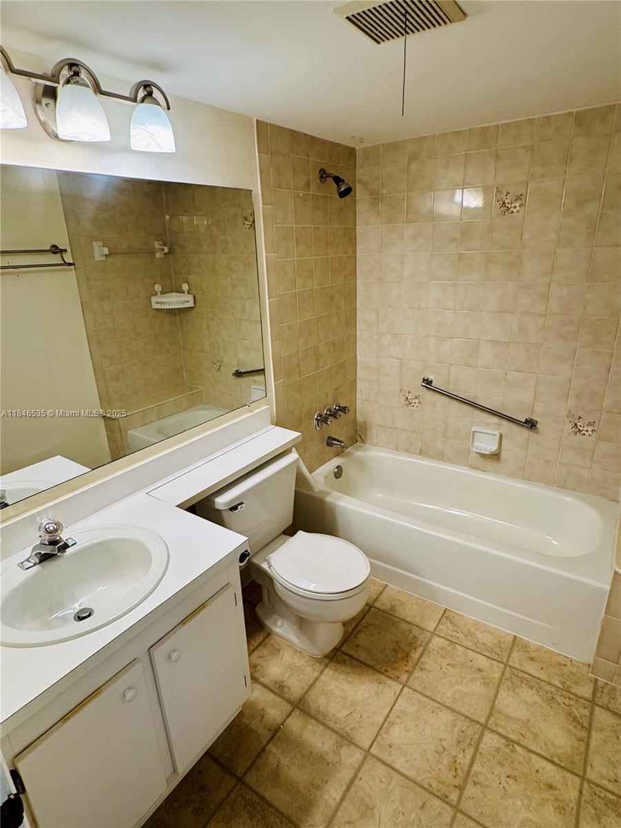 PINE RIDGE NORTH VILLAGE - Residential Lease