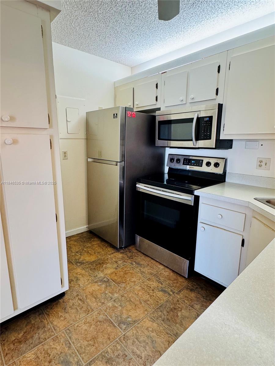 PINE RIDGE NORTH VILLAGE - Residential Lease