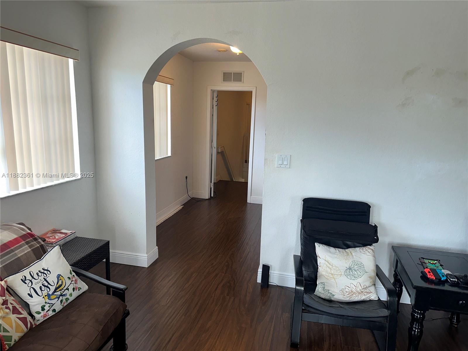 MANDARIN LAKES - Residential