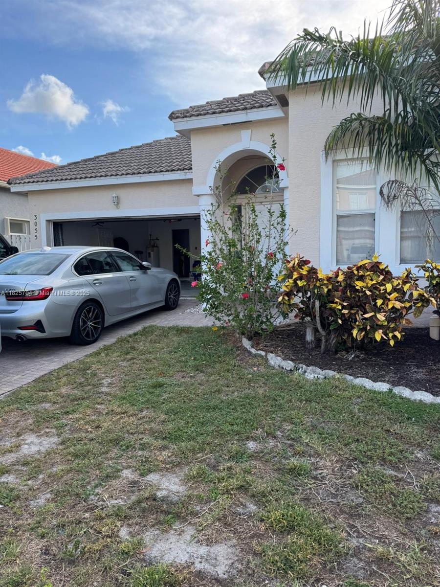 3 bedrooms and 2 bathrooms single family home. Open and spacious floor plan, private pool, Located in a meticulously maintained and desires gated community of Lakes of Laguna. Close to shopping, beaches, and main thoroughfares. Don't miss out on this opportunity, won't last long!