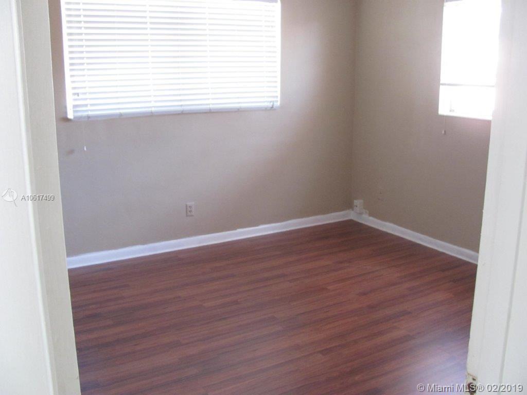 BOULEVARD PARK - Residential Lease