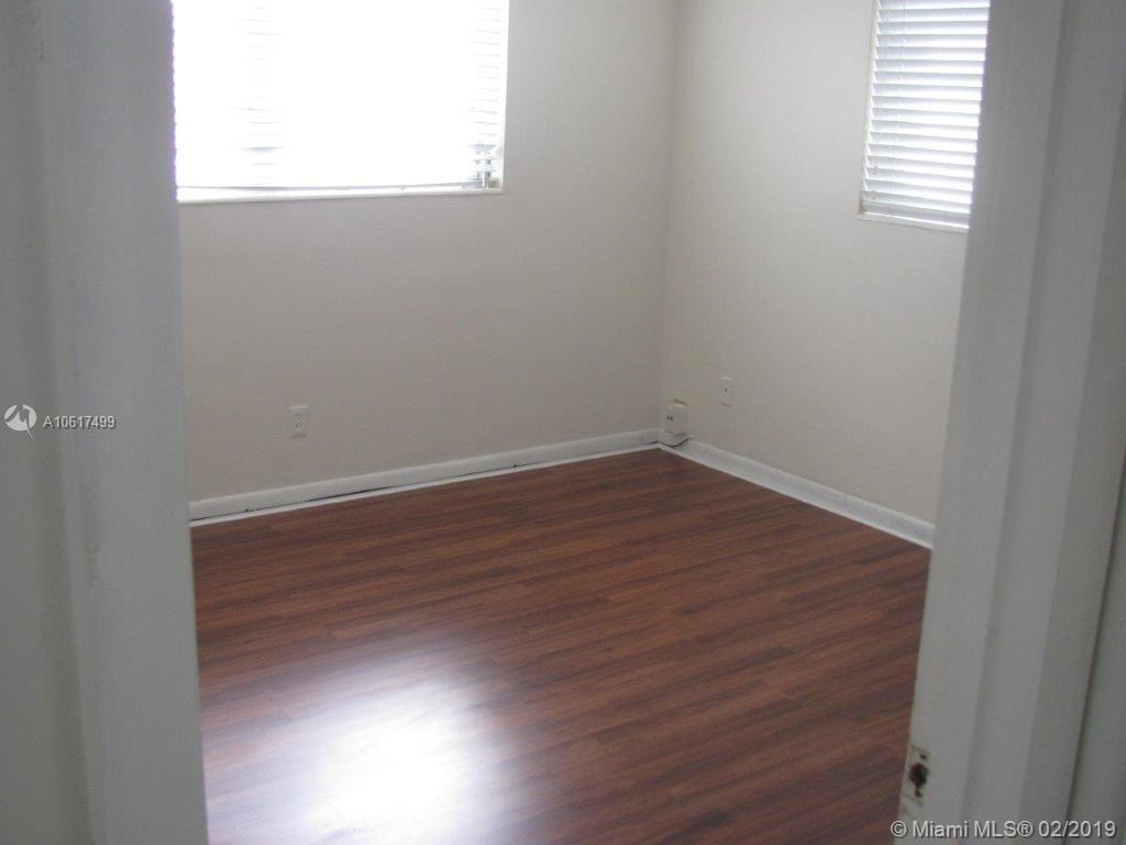 BOULEVARD PARK - Residential Lease