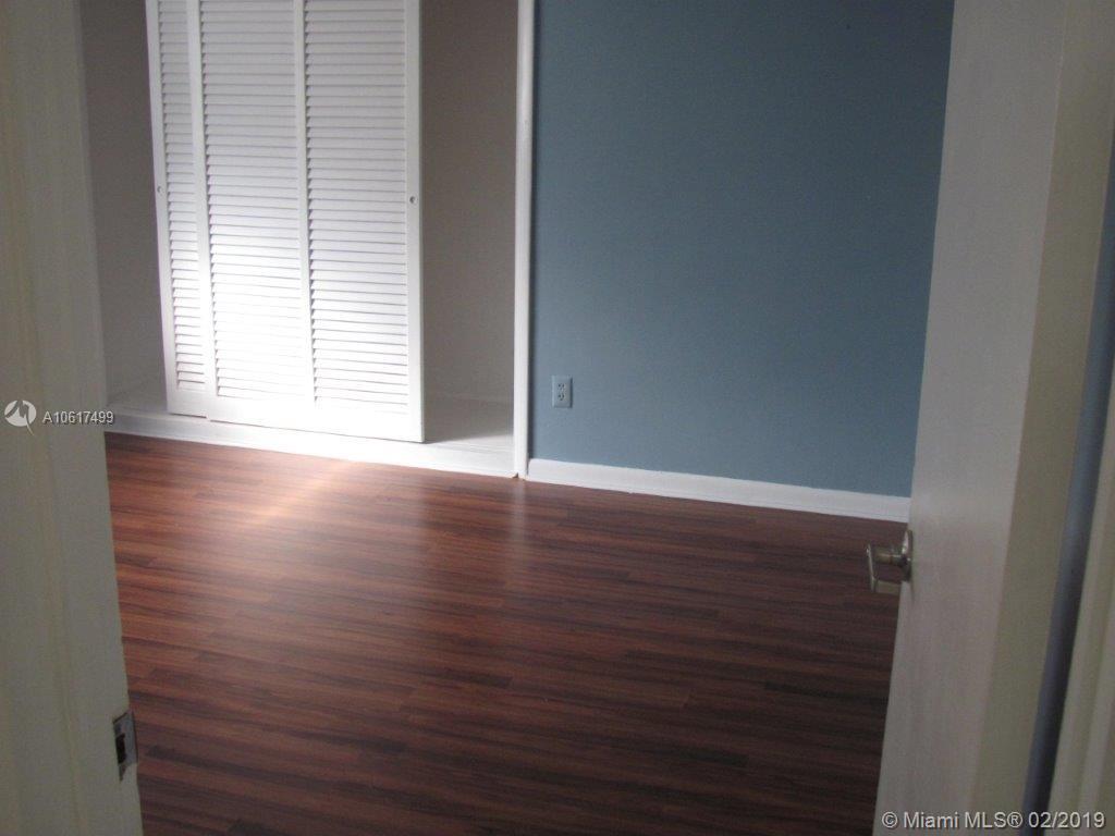 BOULEVARD PARK - Residential Lease