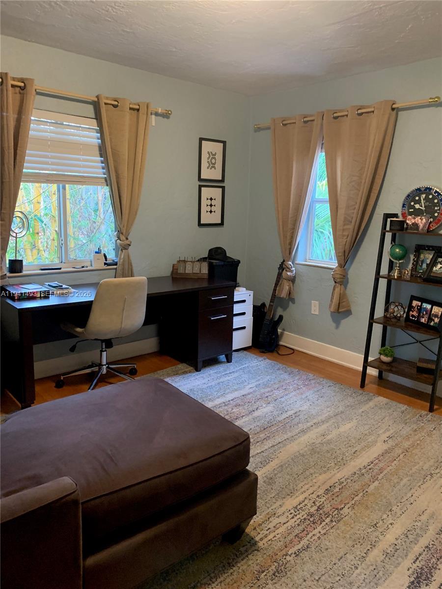 SALIDOR COURT - Residential