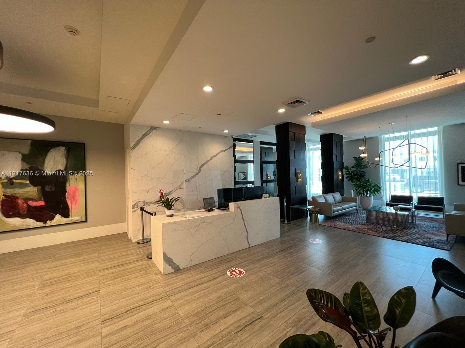 HOLLYWOOD STATION RES CON - Residential Lease