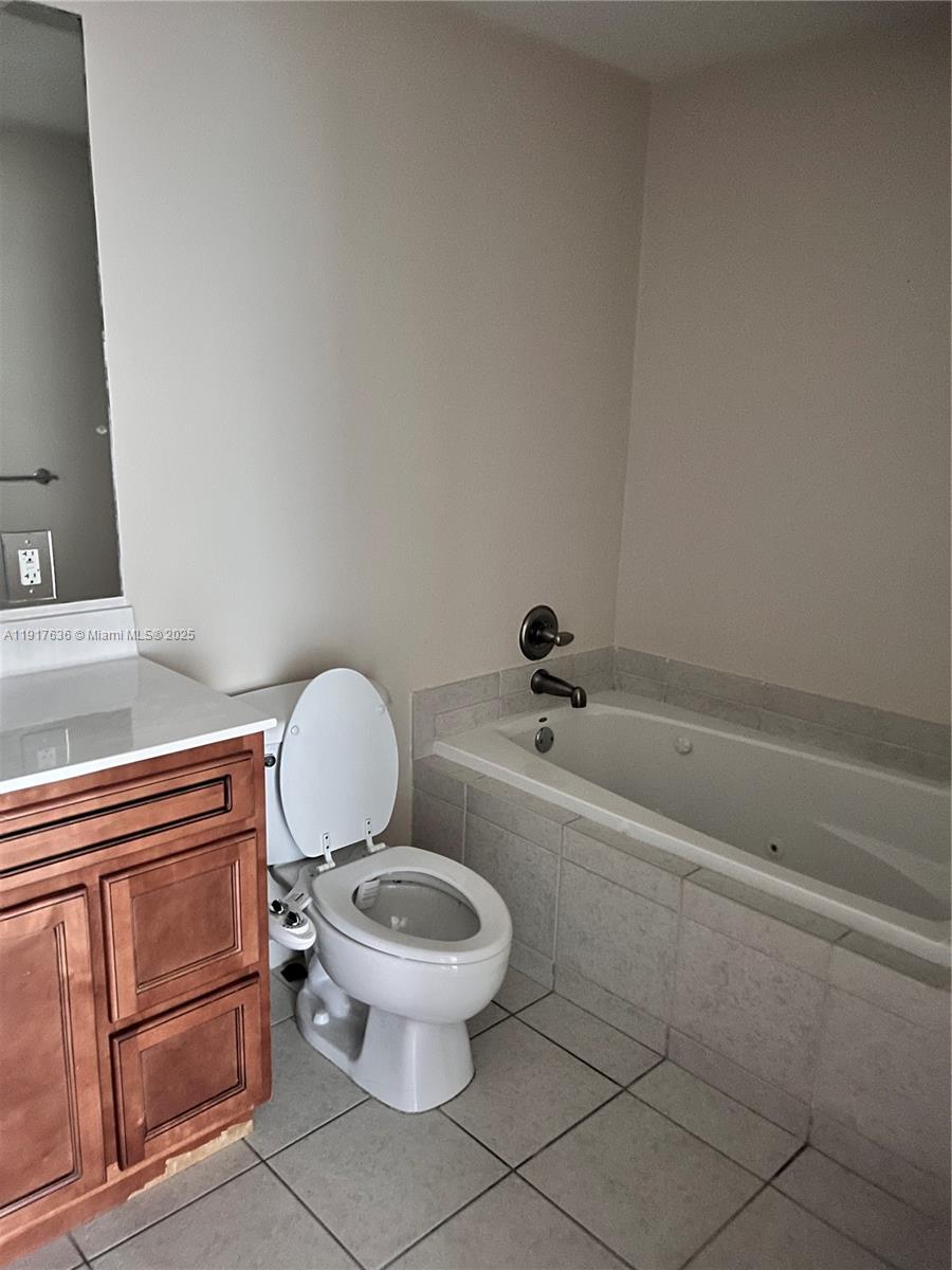 HOLLYWOOD STATION RES CON - Residential Lease