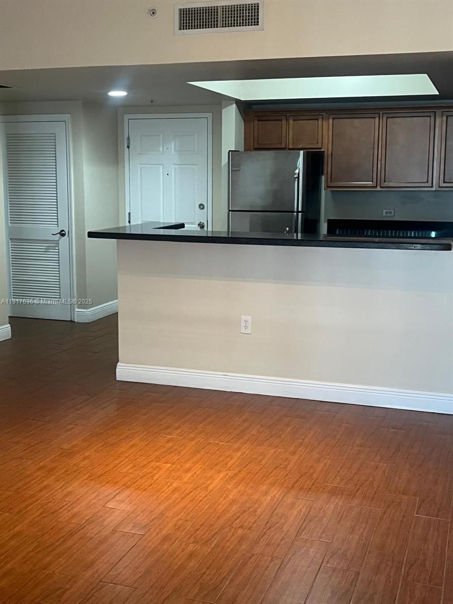 HOLLYWOOD STATION RES CON - Residential Lease