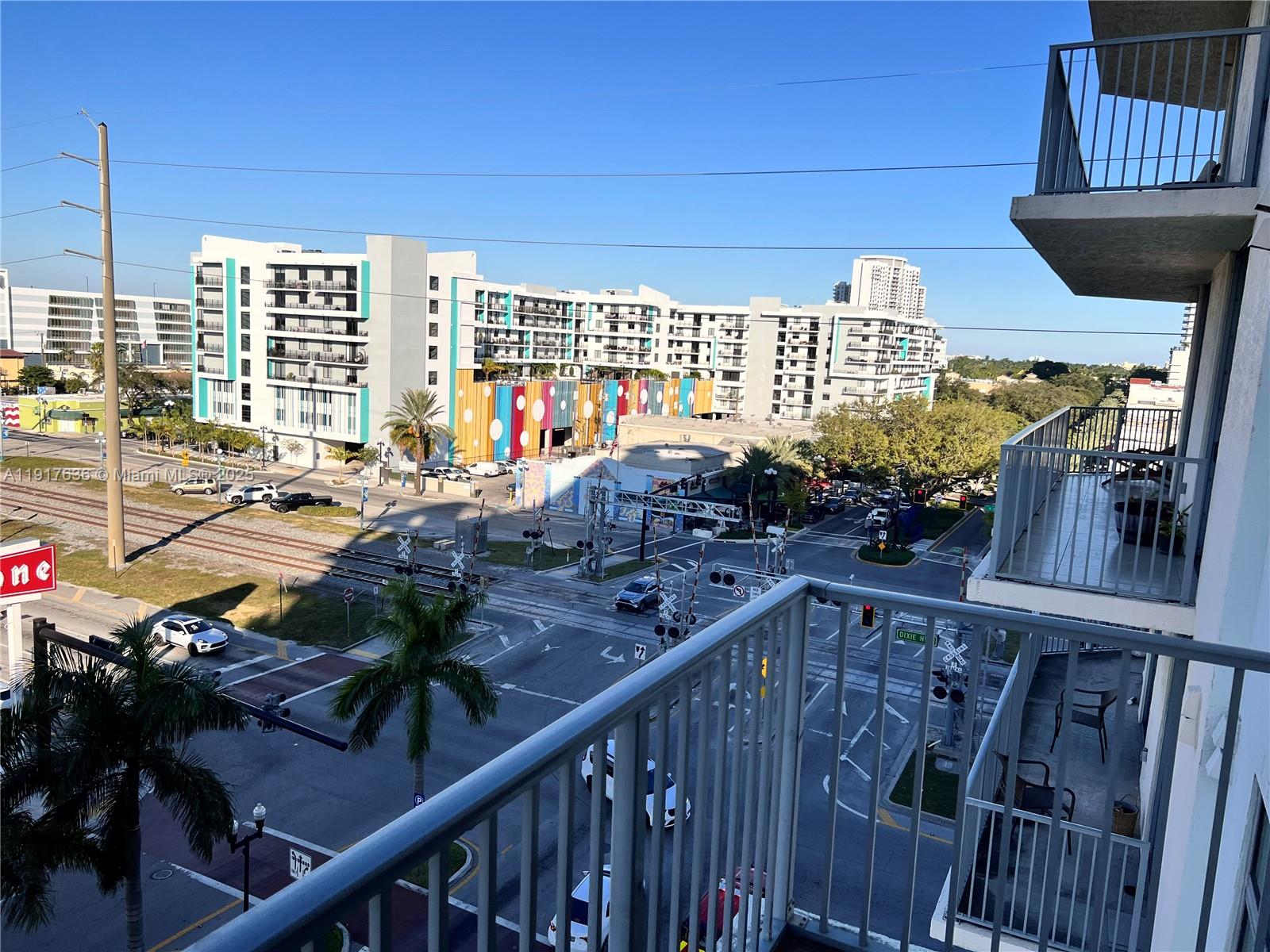 HOLLYWOOD STATION RES CON - Residential Lease