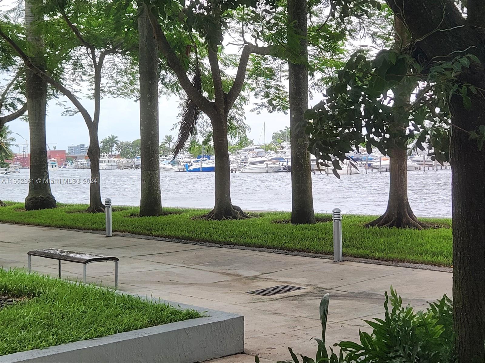 TERRAZAS RIVERPARK VILLAG - Residential
