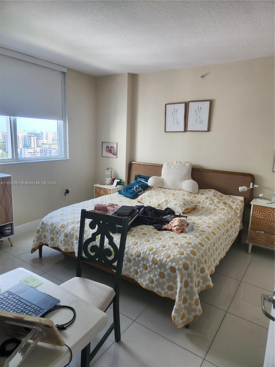 TERRAZAS RIVERPARK VILLAG - Residential