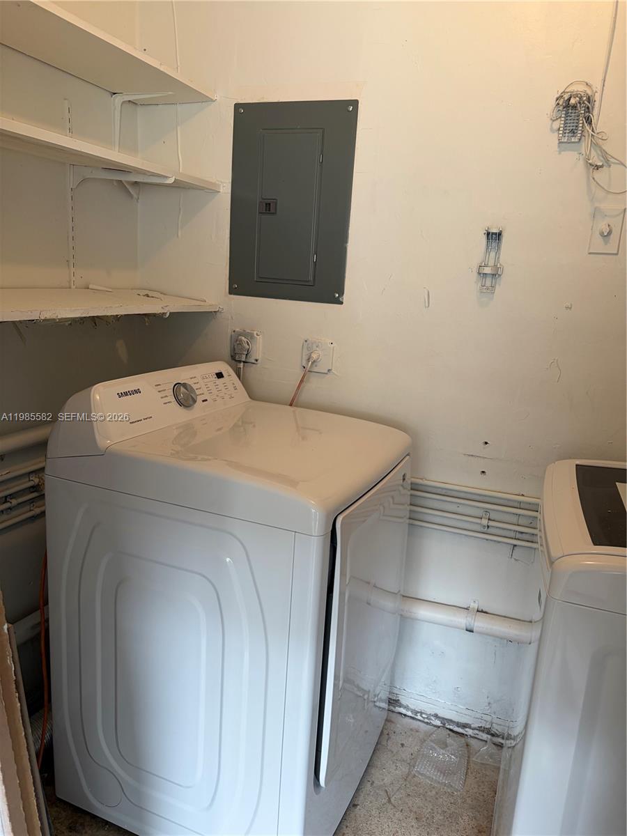 DAVIE HEIGHTS - Residential Lease