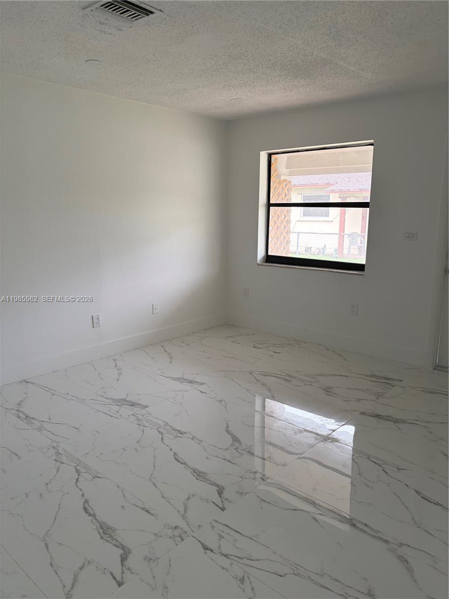 DAVIE HEIGHTS - Residential Lease