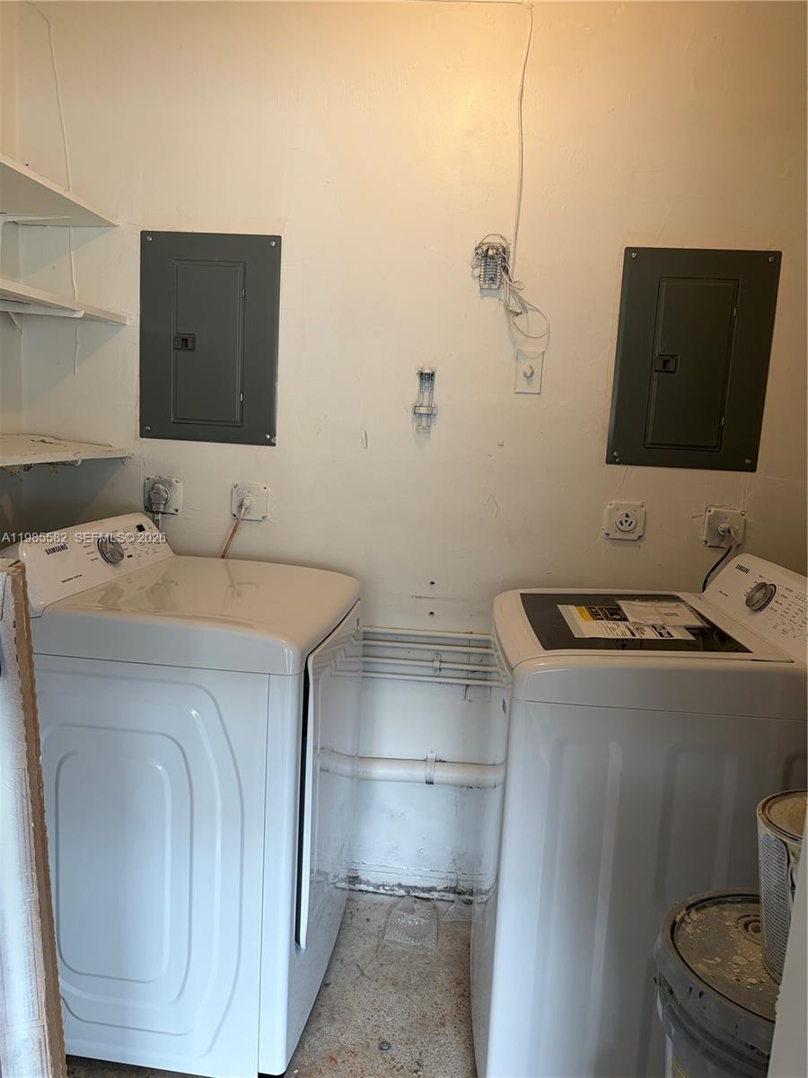 DAVIE HEIGHTS - Residential Lease