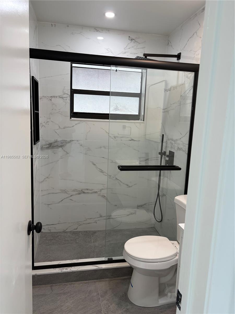 DAVIE HEIGHTS - Residential Lease