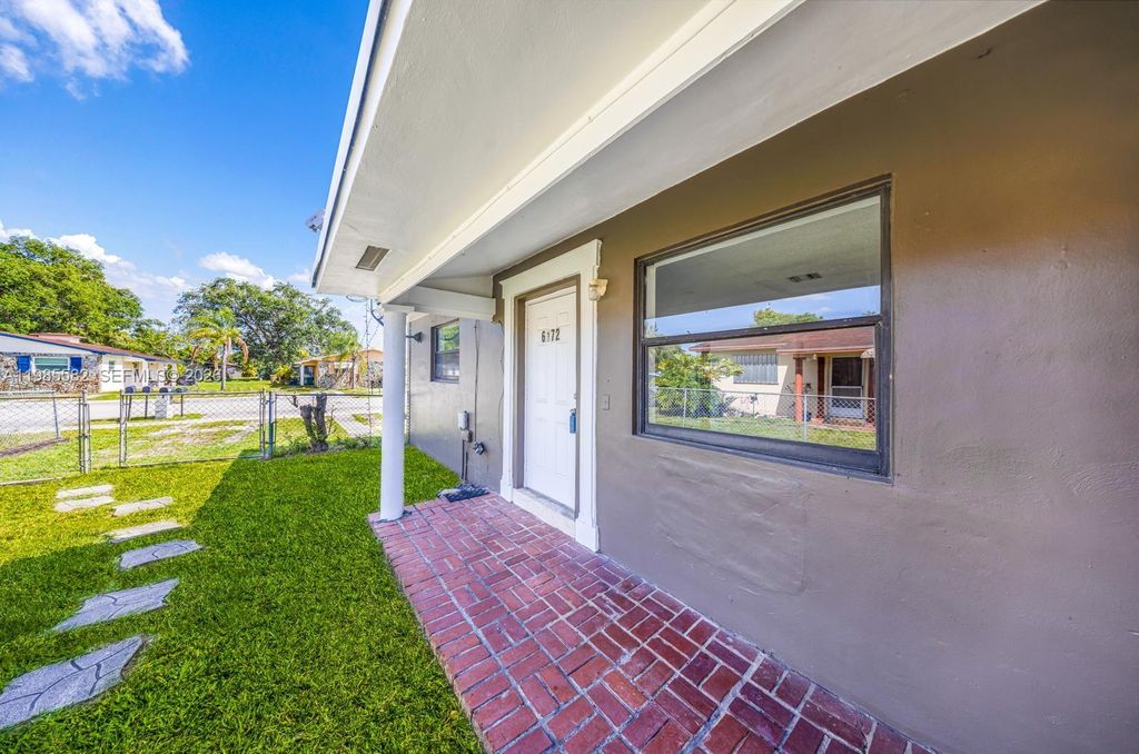 Photo of 6172 SW 44th St #1, Davie, FL 33314 (MLS # A11985582)