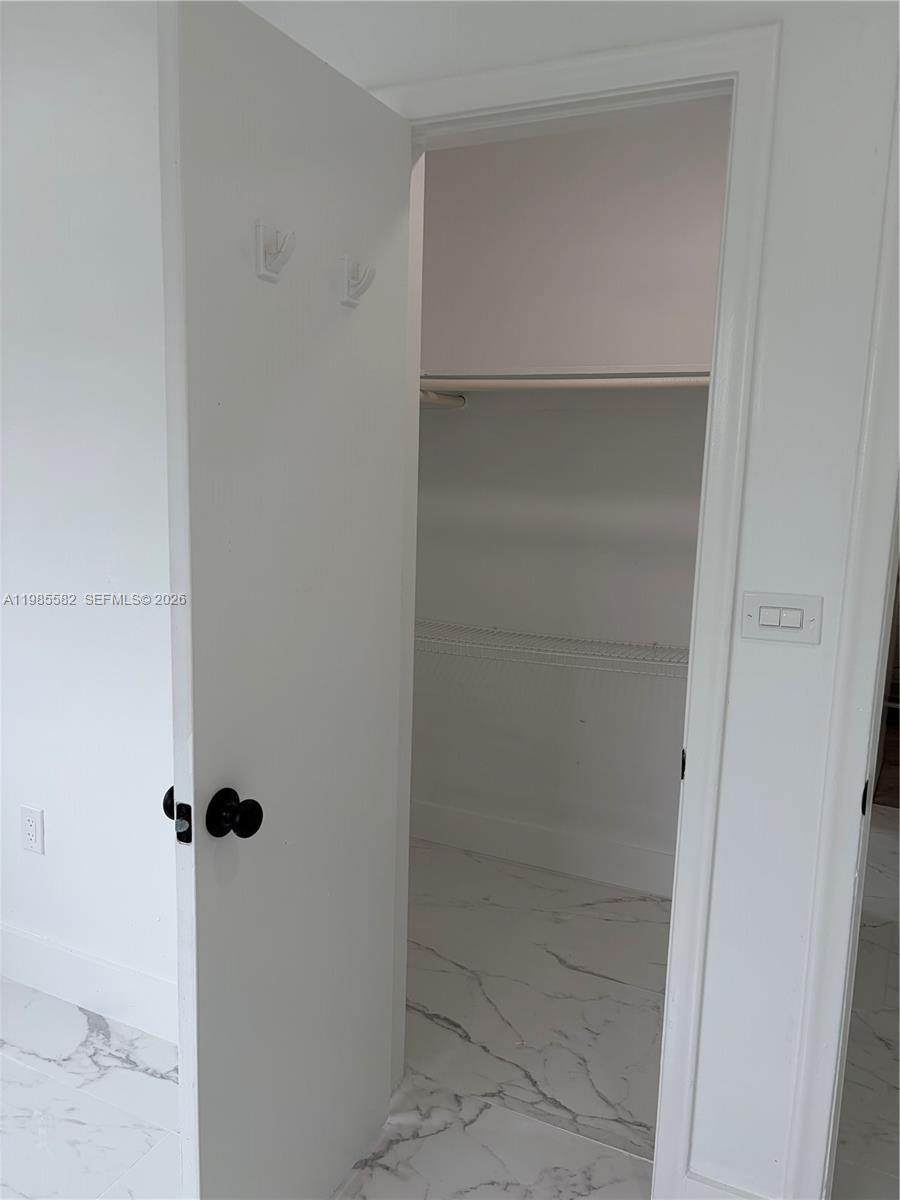 DAVIE HEIGHTS - Residential Lease