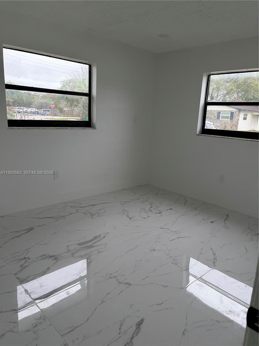 DAVIE HEIGHTS - Residential Lease