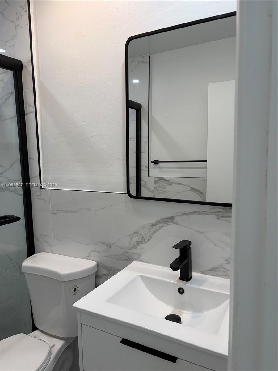 DAVIE HEIGHTS - Residential Lease