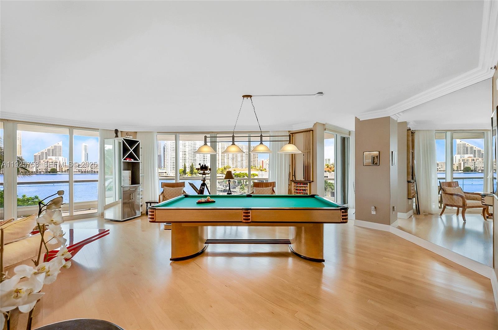 Properties 4 2600 Island Blvd 301