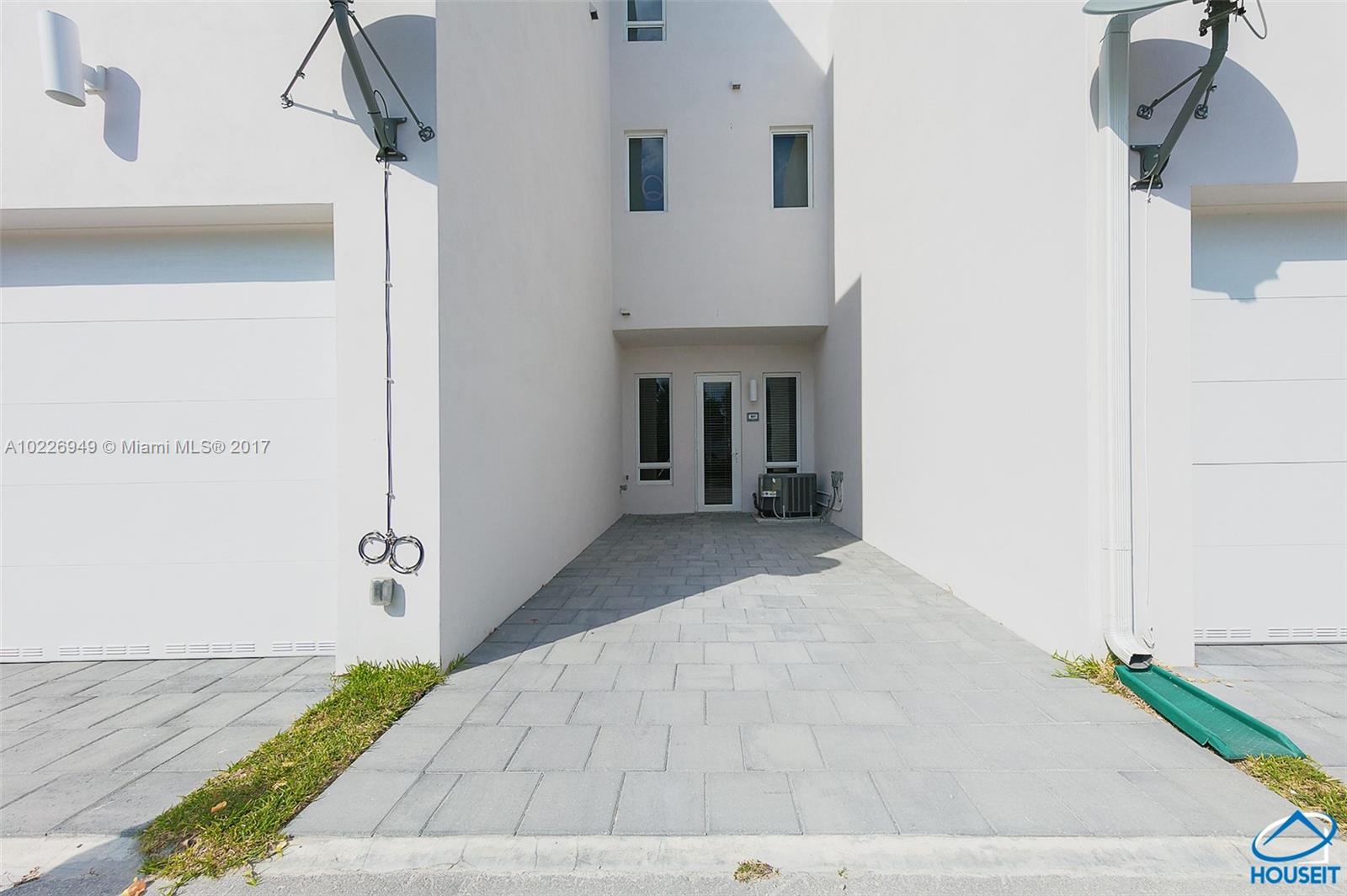 LANDMARK AT DORAL CONDO - Residential Lease