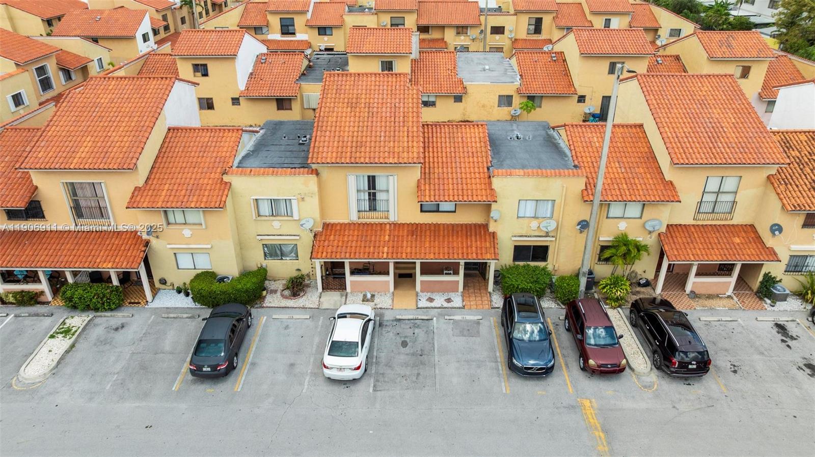 LAGO GRANDE - Residential Lease