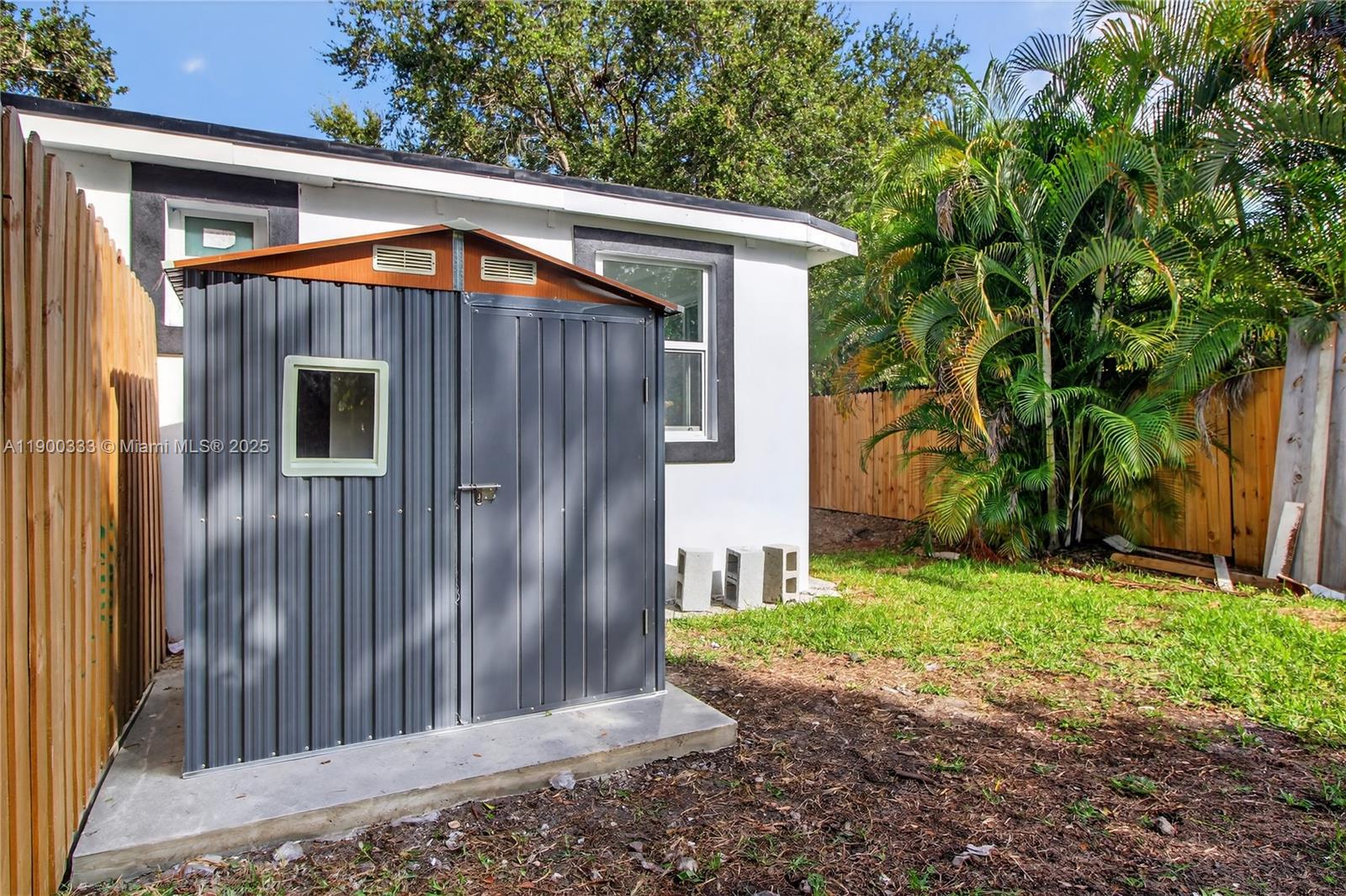 PINEWOOD PARK 2ND ADDN AM - Residential Lease