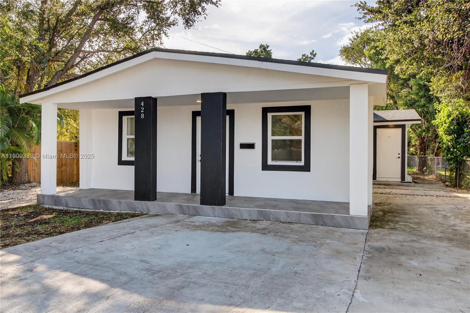 PINEWOOD PARK 2ND ADDN AM - Residential Lease