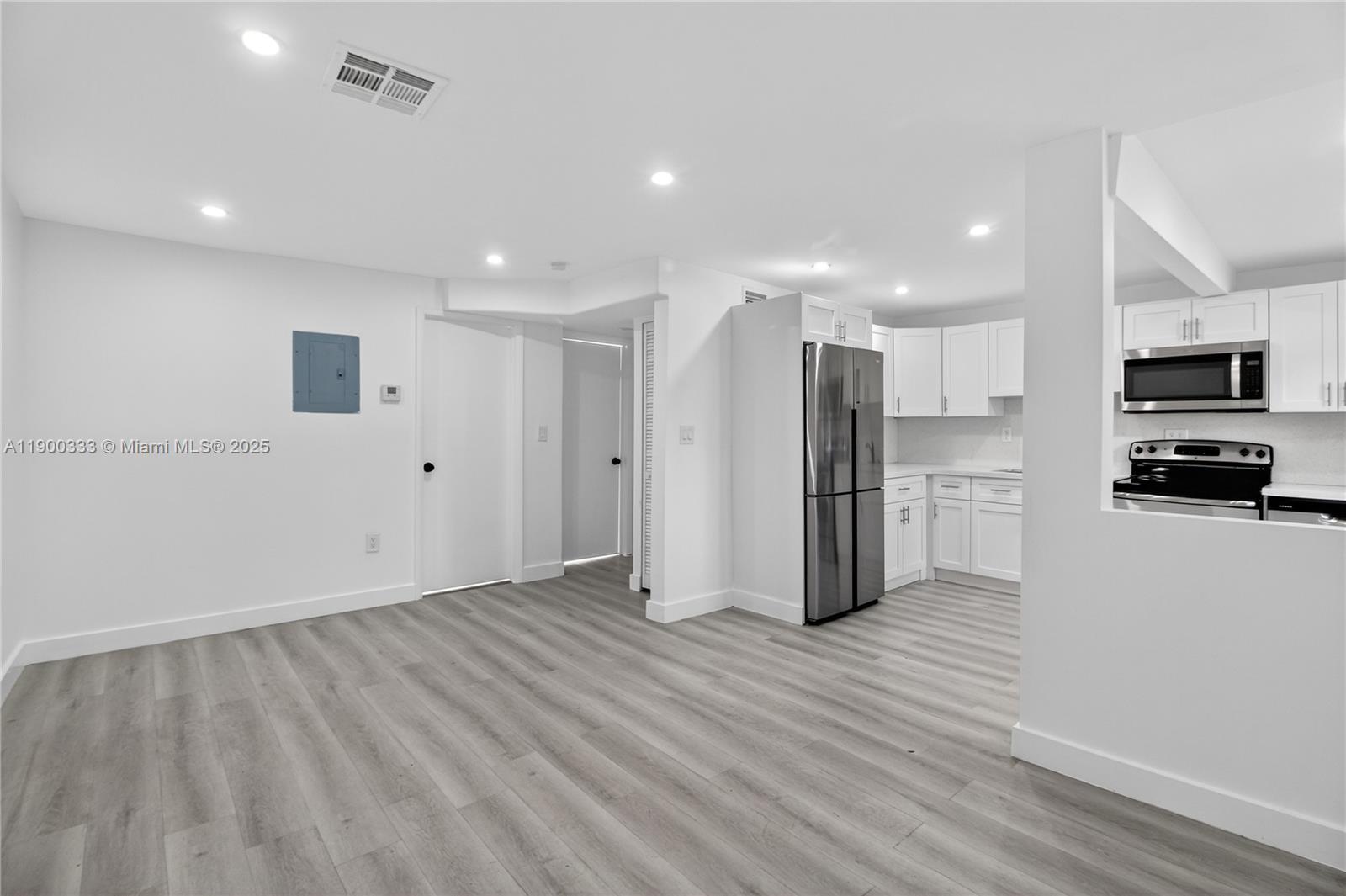 PINEWOOD PARK 2ND ADDN AM - Residential Lease